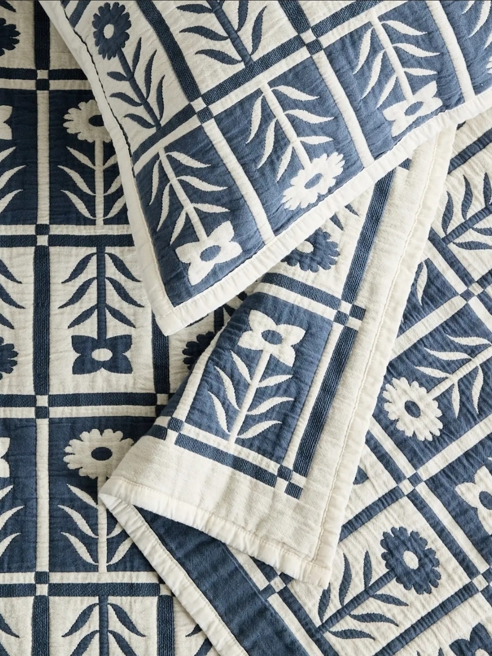 Quince Organic Cotton Jacquard Floral Coverlet - Blue - Full/Queen